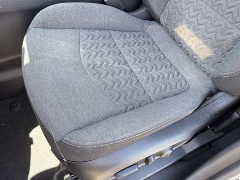 Used 2023 Chevrolet Equinox LT FWD image 9