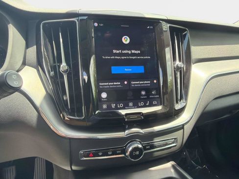 Certified 2025 Volvo XC60 B5 Core AWD/4WD image 21