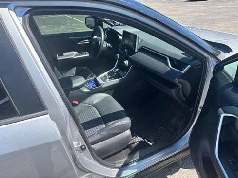 Used 2019 Toyota RAV4 XSE AWD/4WD image 10