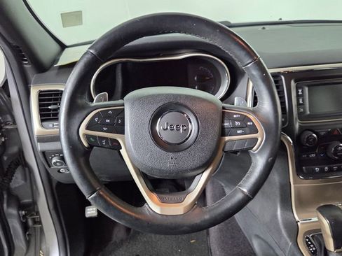 Used 2017 Jeep Grand Cherokee Laredo w/ Quick Order Package 23E AWD/4WD image 16