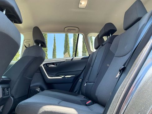 Used 2025 Toyota RAV4 XLE AWD/4WD image 18