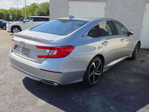 Used 2018 Honda Accord Sport image 10