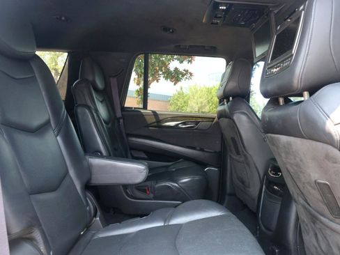 Used 2016 Cadillac Escalade Platinum AWD/4WD image 29