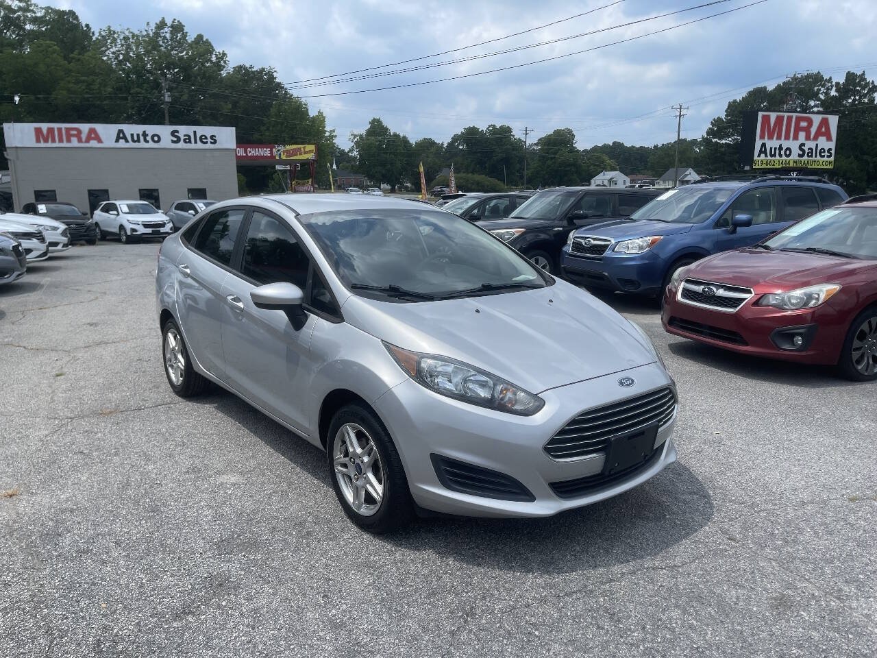 Used 2019 Ford Fiesta SE FWD image 2