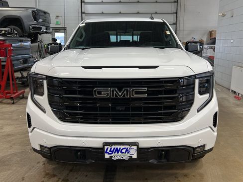 Used 2025 GMC Sierra 1500 Elevation w/ Elevation Premium Package image 7