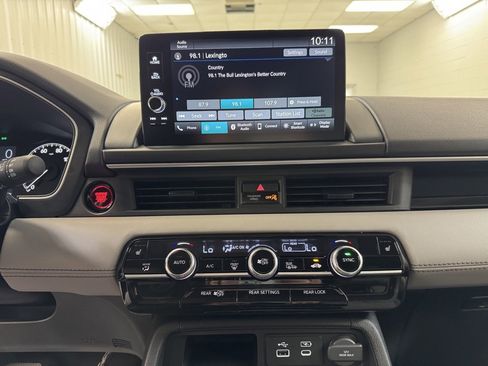 New 2025 Honda Pilot EX-L image 40