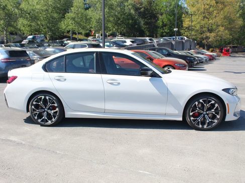 New 2026 BMW 330i xDrive Sedan w/ M Sport Package AWD/4WD image 11