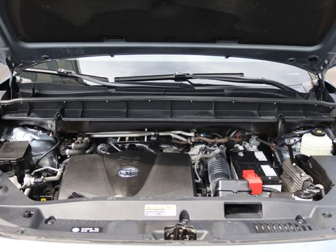 Used 2022 Toyota Highlander XLE AWD/4WD image 13