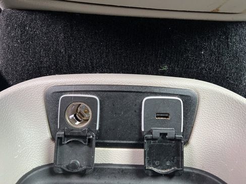 Used 2018 Chrysler Pacifica Limited image 23