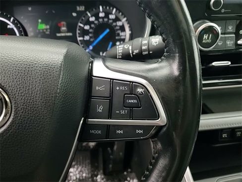 Used 2021 Toyota Highlander XLE image 15