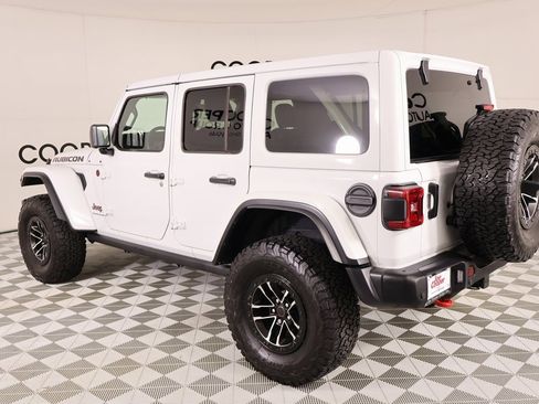 Used 2024 Jeep Wrangler Unlimited Rubicon image 23