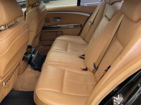 Used 2007 BMW 750i RWD image 19
