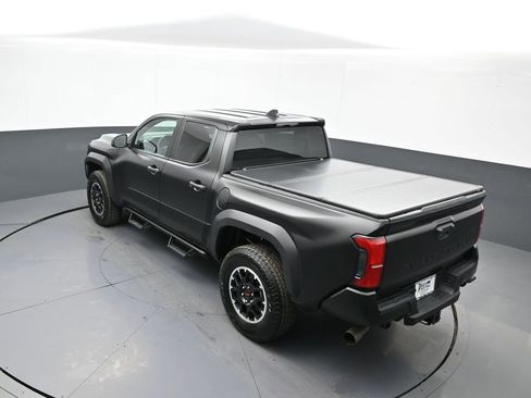 Certified 2025 Toyota Tacoma TRD Off-Road image 40