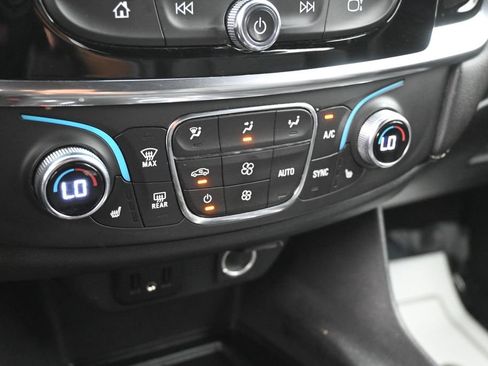Used 2023 Chevrolet Traverse LT AWD/4WD image 14