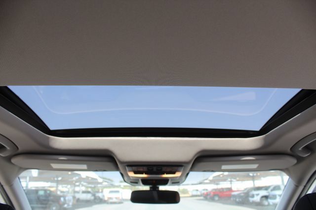 Used 2023 Nissan Rogue SV w/ SV Premium B Package AWD/4WD image 19