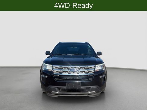 Used 2018 Ford Explorer XLT AWD/4WD image 2