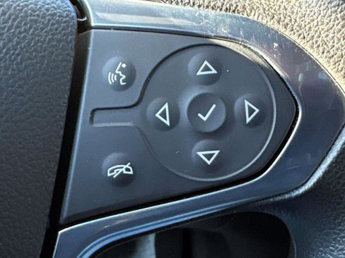 Certified 2023 Chevrolet Traverse LS image 19