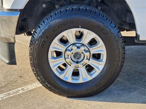 Used 2022 Ford F250 XLT w/ FX4 Off-Road Package image 10