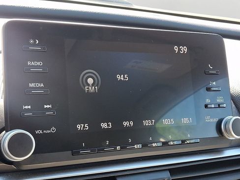Used 2018 Honda Accord LX image 16