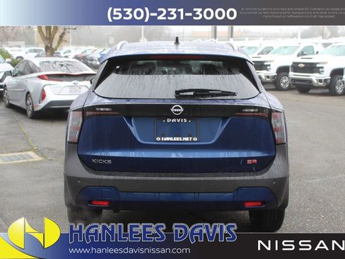 New 2026 Nissan Kicks SR w/ SR Premium Package FWD image 8