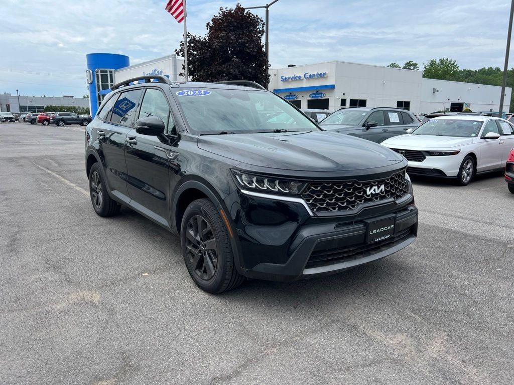 Used 2023 Kia Sorento S w/ Panoramic Sunroof Package AWD/4WD image 7