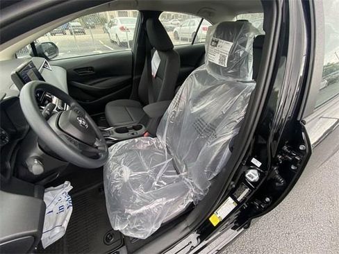 Used 2025 Toyota Corolla LE image 12