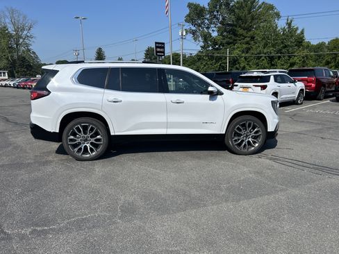 New 2026 GMC Acadia Denali Ultimate AWD/4WD image 15