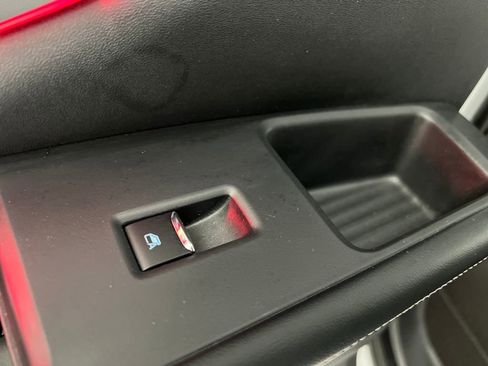 Used 2025 Ford Expedition Platinum image 18