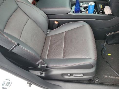 Used 2025 Honda Passport Black Edition image 8