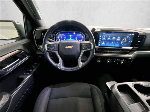 Used 2023 Chevrolet Silverado 1500 LT RWD image 7