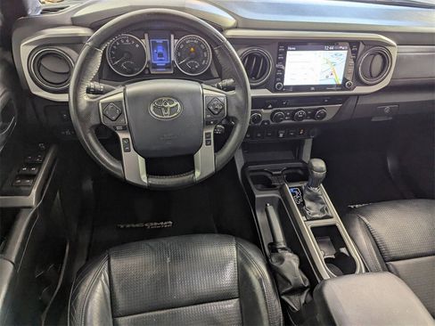 Used 2020 Toyota Tacoma Limited image 14
