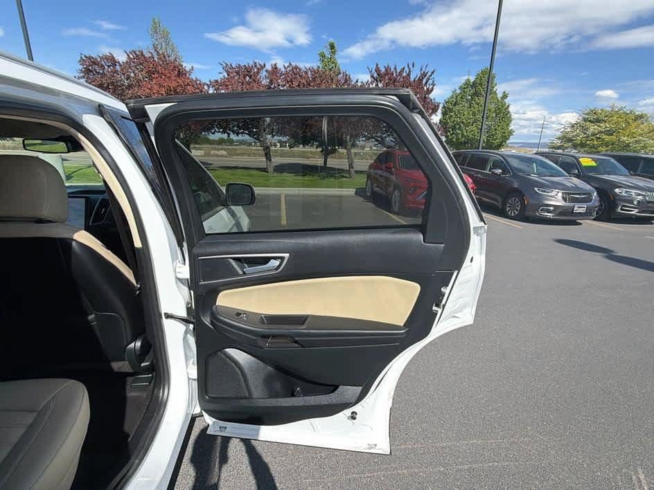 Used 2022 Ford Edge SEL w/ Convenience Package AWD/4WD image 22