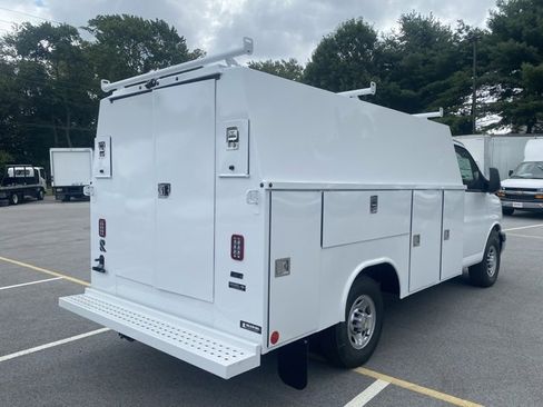 New 2025 Chevrolet Express 3500 w/ Power Convenience Package image 11