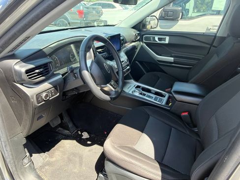 Used 2023 Ford Explorer XLT RWD image 7
