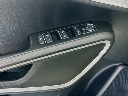 Used 2025 Kia Soul LX w/ LX Technology Package image 15