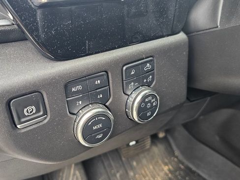 Used 2024 GMC Sierra 1500 SLT w/ SLT Premium Plus Package AWD/4WD image 11