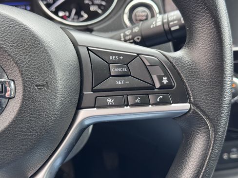 Used 2020 Nissan Rogue SV image 22