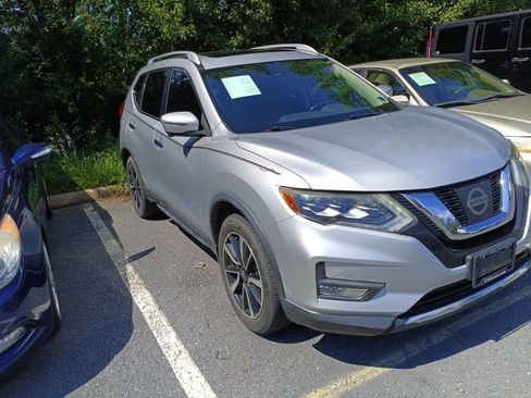 Used 2017 Nissan Rogue SL w/ SL Premium Package AWD/4WD image 1