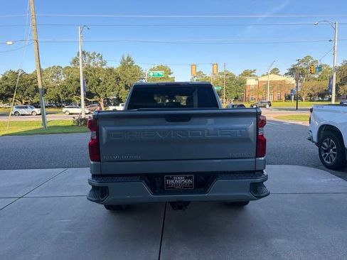 Used 2023 Chevrolet Silverado 1500 Custom AWD/4WD image 5