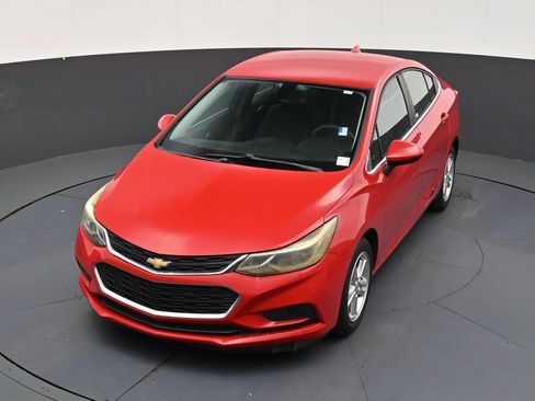 Used 2017 Chevrolet Cruze LT w/ Convenience Package FWD image 20