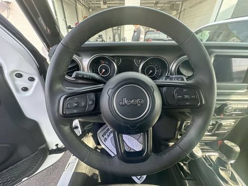 Used 2023 Jeep Wrangler Unlimited Sport AWD/4WD image 16