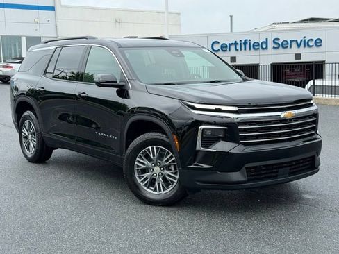 New 2026 Chevrolet Traverse LT w/ Driver Confidence Package FWD image 1