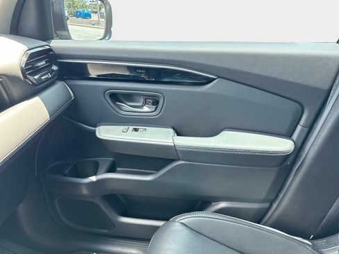 Used 2025 Honda Pilot EX-L image 21
