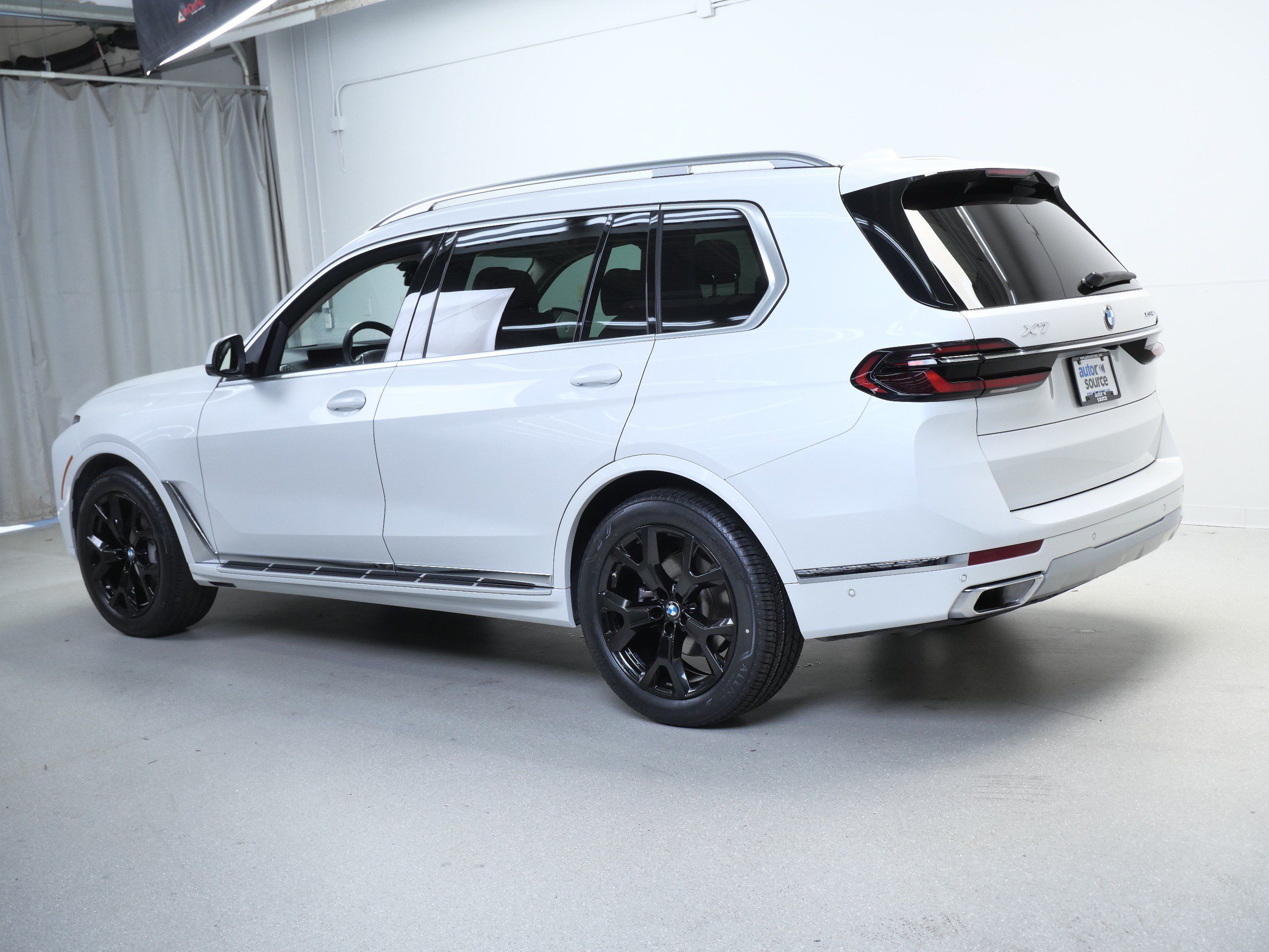Used 2026 BMW X7 xDrive40i AWD/4WD image 11