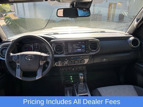 Used 2022 Toyota Tacoma TRD Sport w/ Technology Package AWD/4WD image 9