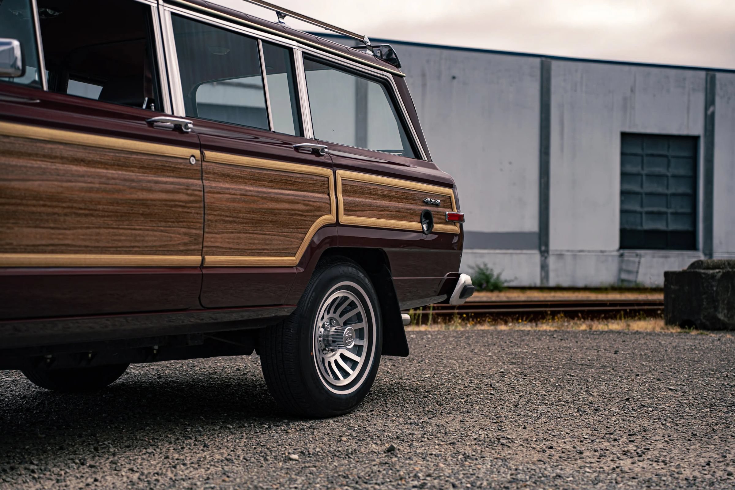 Used 1987 Jeep Grand Wagoneer AWD/4WD image 28