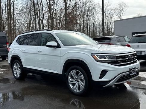 Used 2023 Volkswagen Atlas SE image 2