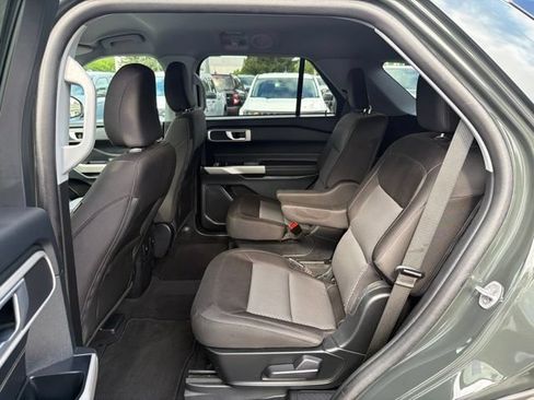 Used 2023 Ford Explorer XLT AWD/4WD image 43