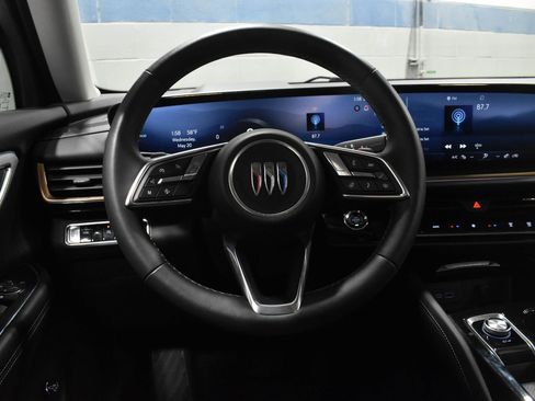 Used 2024 Buick Envision Avenir AWD/4WD image 10
