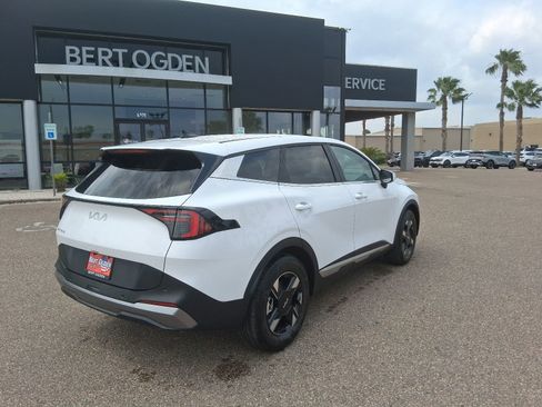 New 2026 Kia Sportage LX FWD image 4